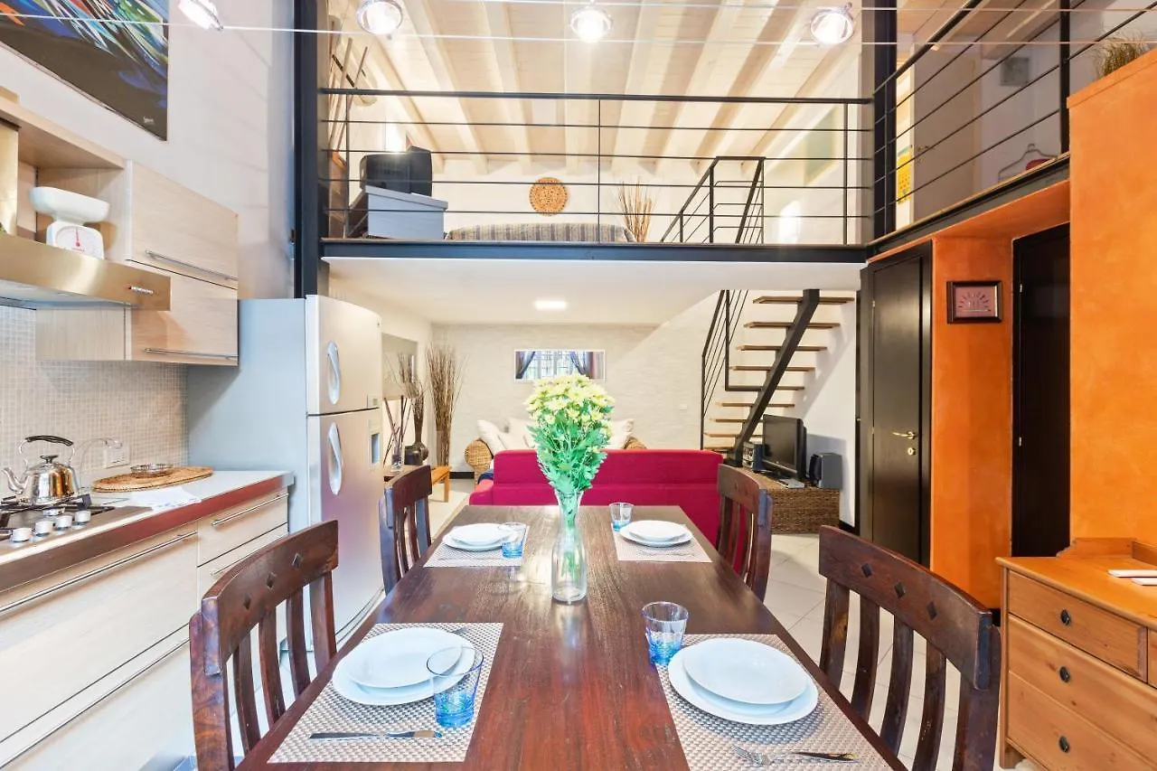 Stylish Loft Porta Romana Milan